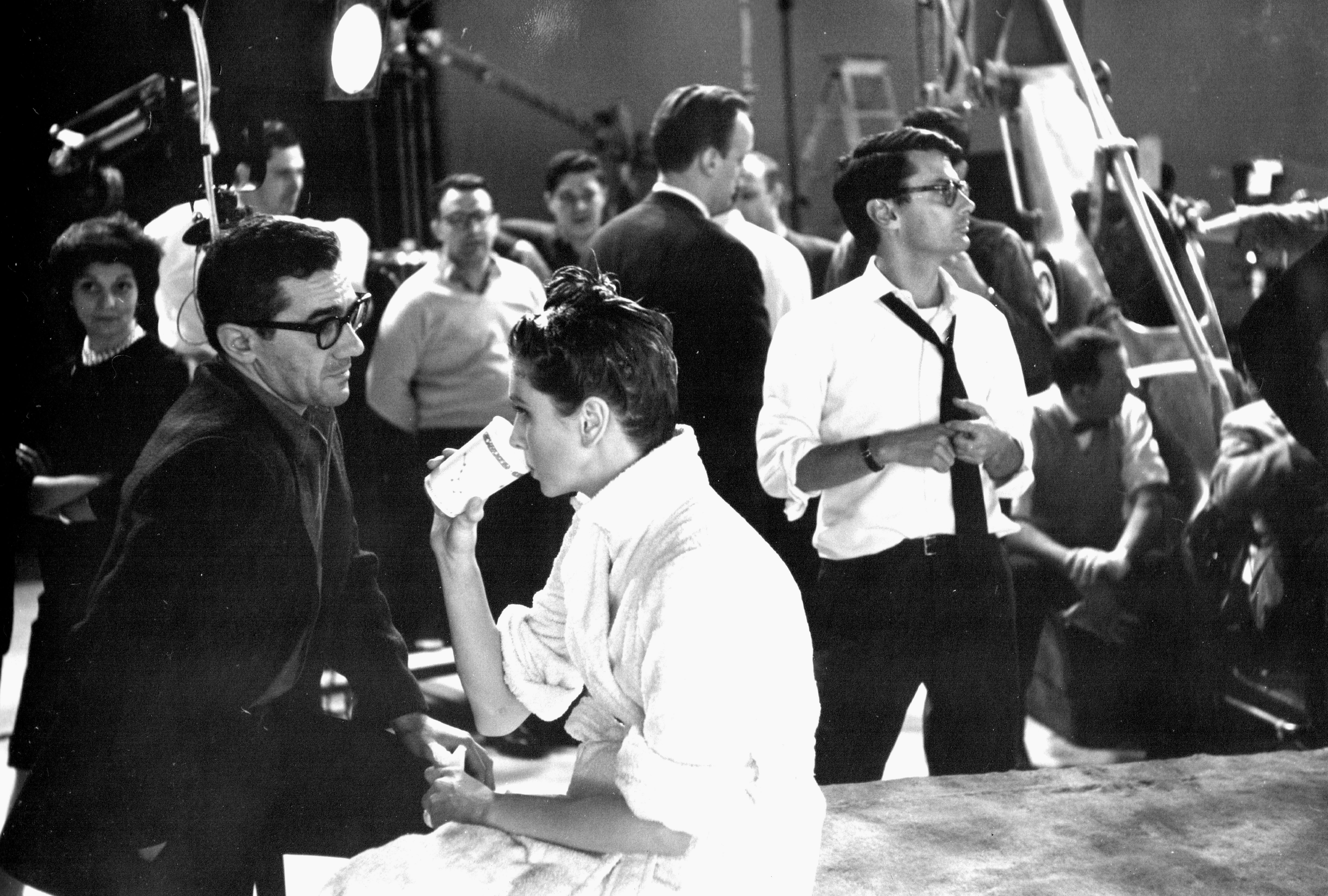 Photo de Richard Avedon sur le tournage de l'émission "The Fabulous Fifties"